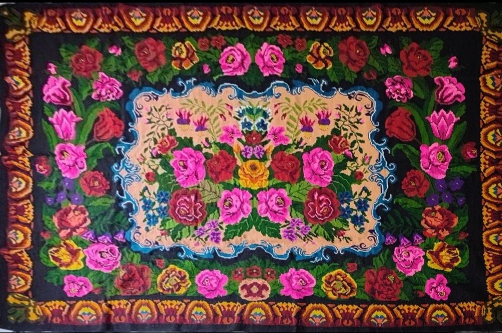 Covor tradițional "Potcoava" din Republica Moldova