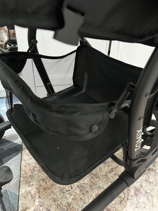 Коляска всесезонная с автолюлькой 3 в 1