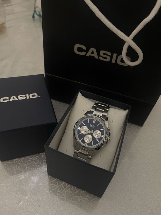 CASIO — стильные мужские часы