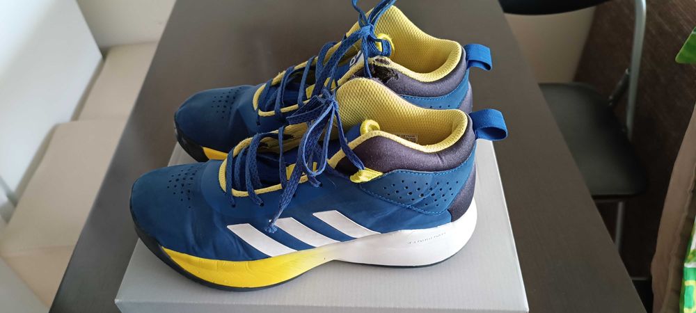 Маратонки, кецове adidas номер 40, стелка  25.5см+ падарък