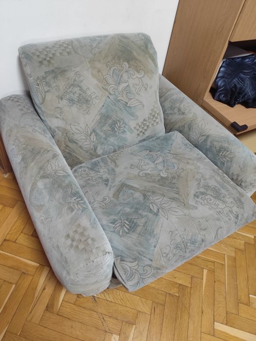 ПОДАРЯВАМ Диван , холна гарнитура , запазени топ !