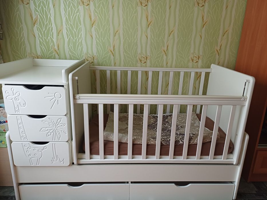 Детская кроватка