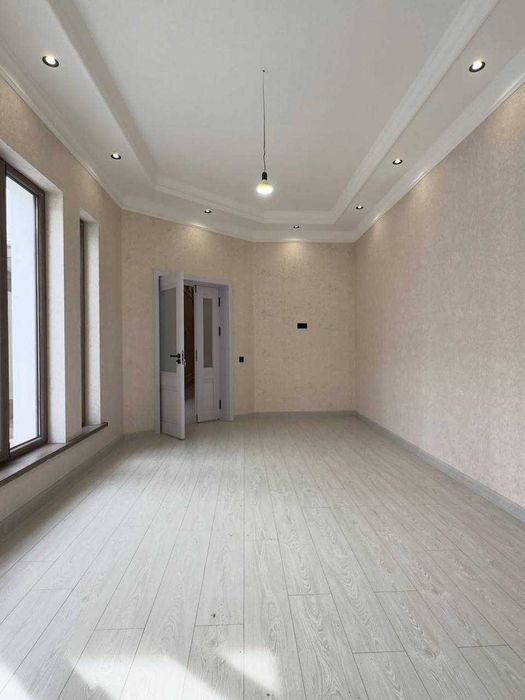 Уч кахрамон постидан 7 км Хожи ота  2 сотих 4 хона + холл Евроремонт