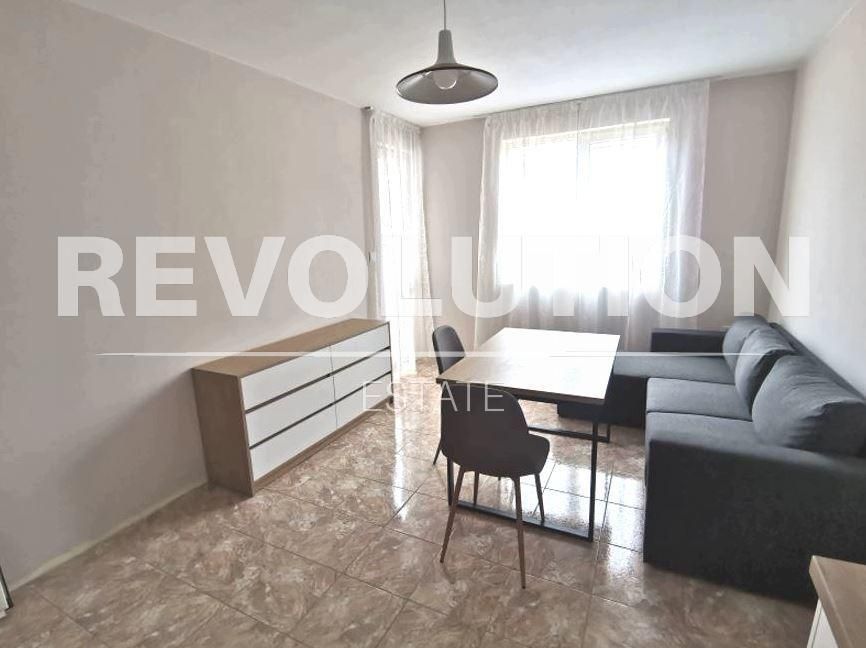 Дава се под наем Двустаен апартамент в Варна, Колхозен пазар - 42 кв.м за 400 € - Снимка #1