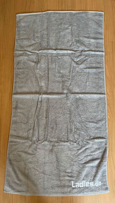 Ladies.de нови хавлиени кърпи - 136х702 бр.и възглавници - 27 лв лот