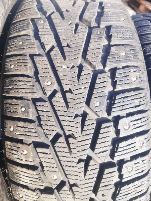 Продам шины 235/60/18 найда