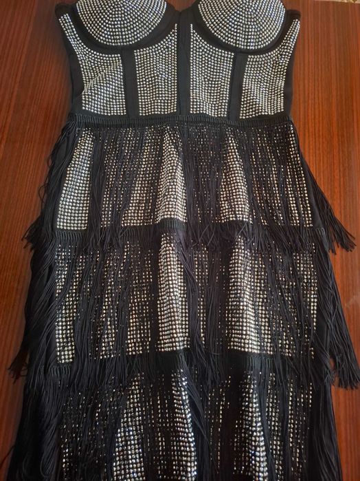 Рокля неносена, в перфектно състояние, дължина до коляното S/M размер