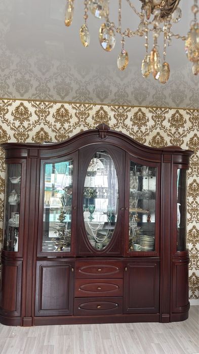 Продам сервант , состояние хорошее