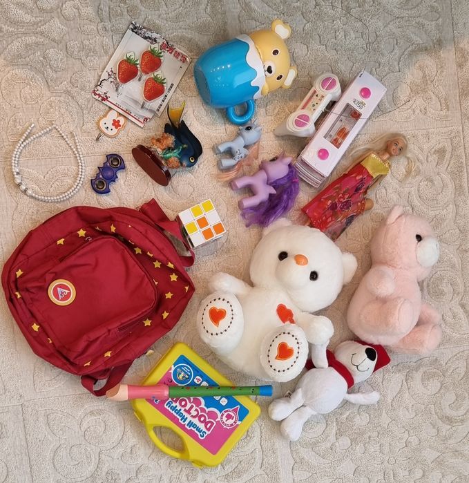 Продам пакет игрушек для девочки. Конструктор