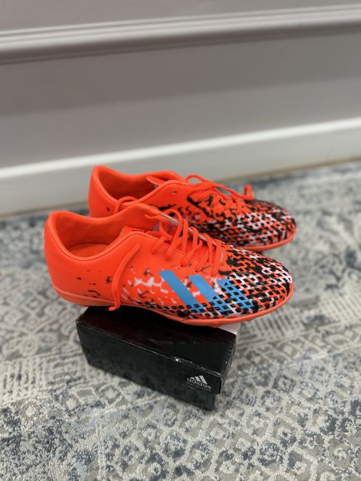 Продам футзалки 37р новые