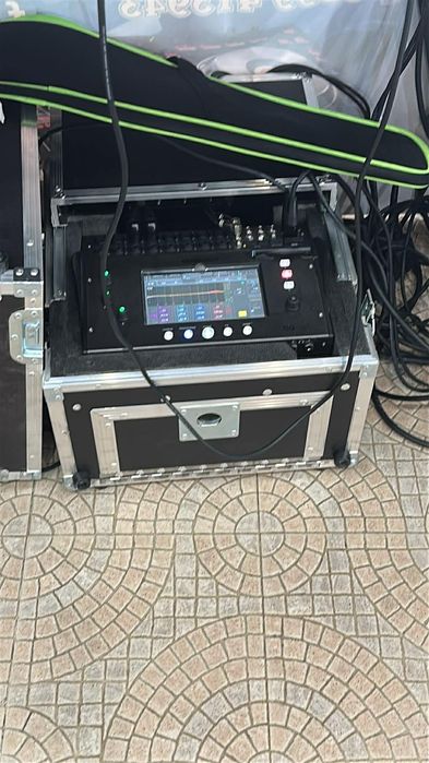 Allen heath CQ18 с калъф и един микрофон hed