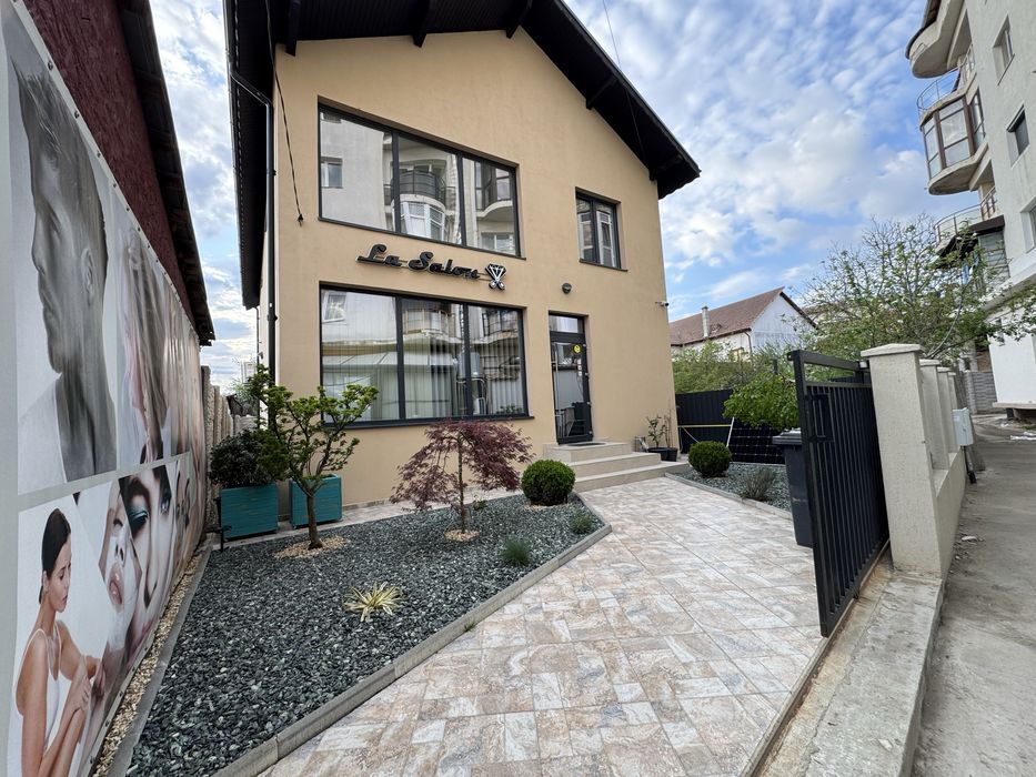 Închiriez 85mp spatiu comercial la etaj