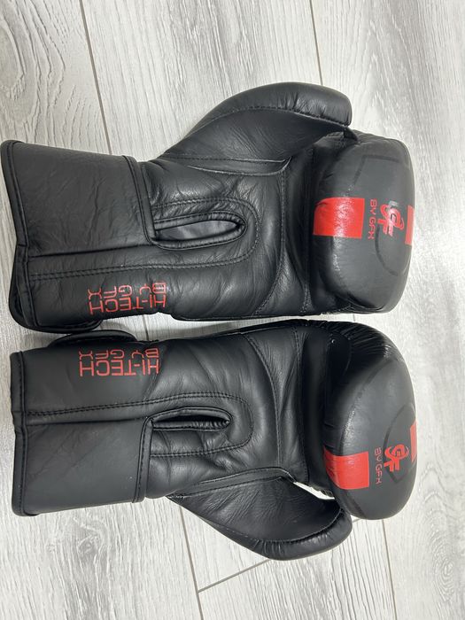 Боксерская перчатка