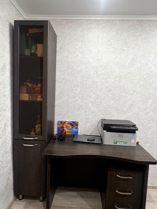Продам стол и пинал