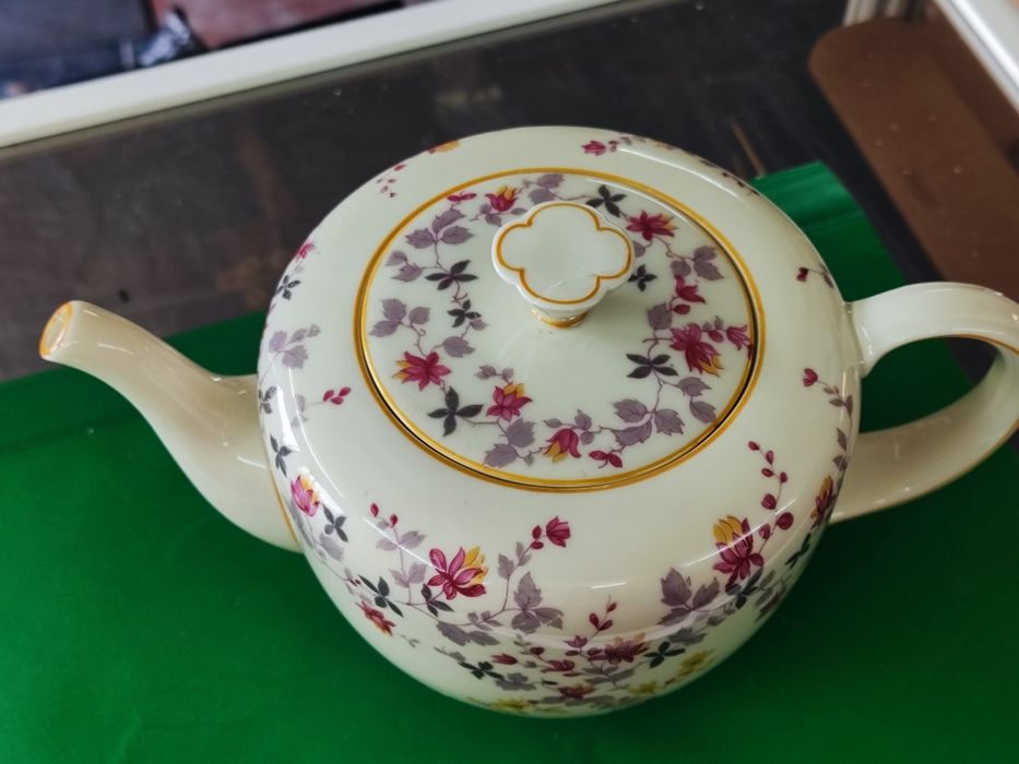Порцеланов чайник Königl pr. Tettau