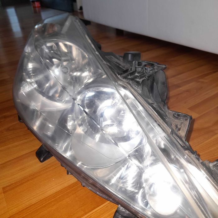 Фар десен за пежо 207