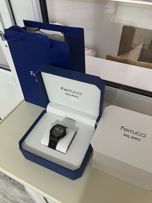 Продам часы ferucci