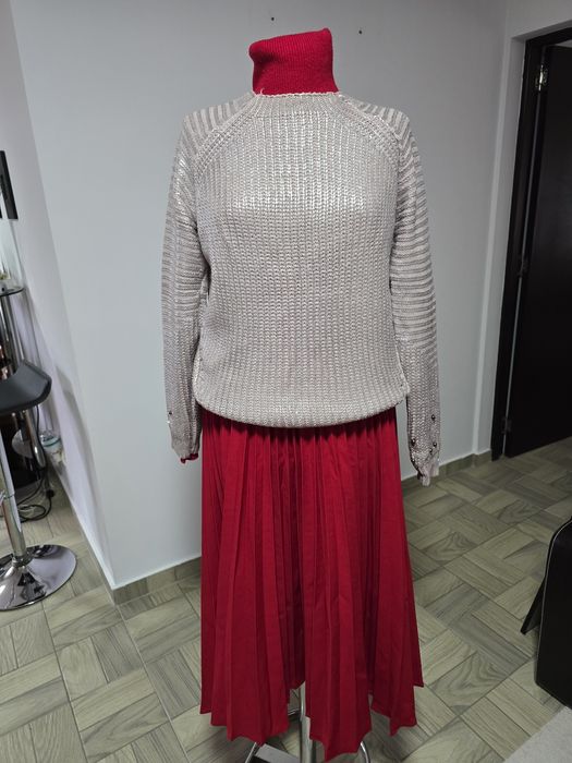 Pulover nude, model cu insertii sidefate de argintiu, pt rochii, fuste