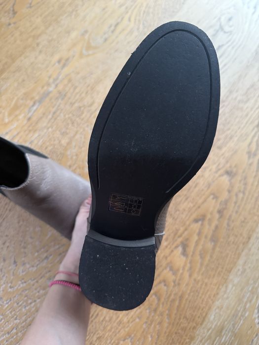 Ghete din piele naturala