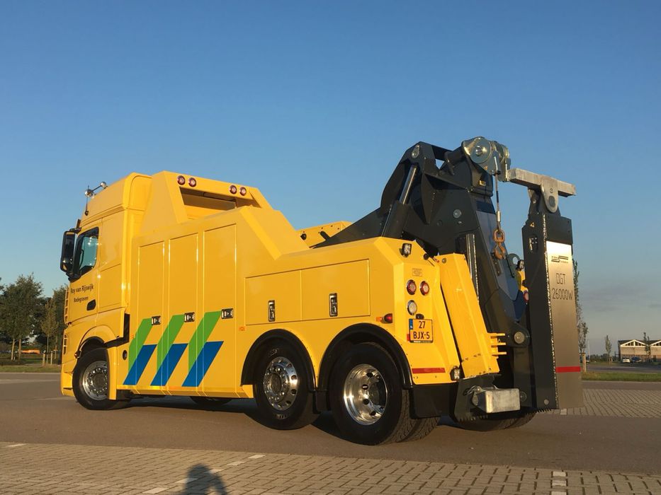 Tractari Camioane si Autocare Non Stop