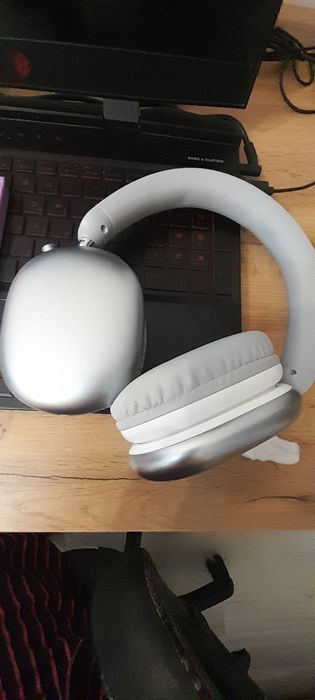 Продам наушники.