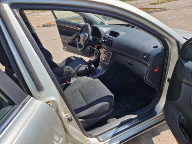 Тойота авенсис 2.0д 116