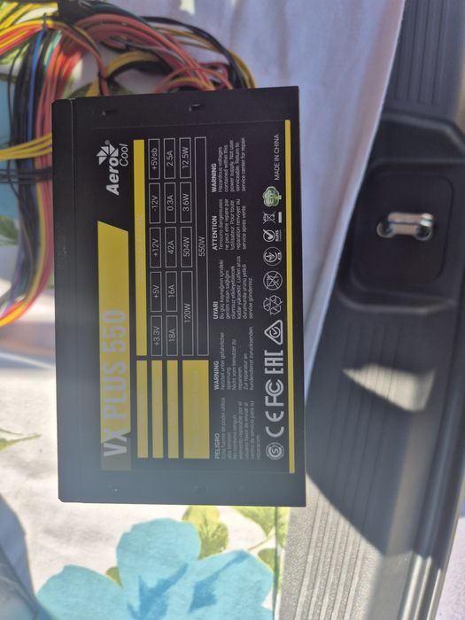 Продам блок питания Aero cool vx plus 550w550w