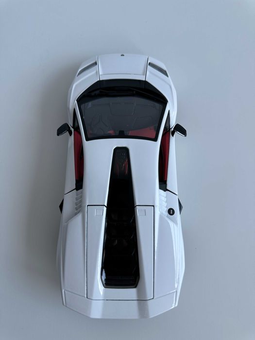 Macheta auto Bburago Lamborghini Countach LPI800-4 1/24