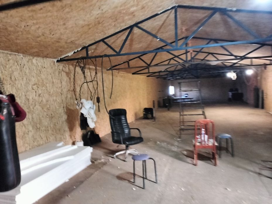 Гараж  30*8 участок 10 соток