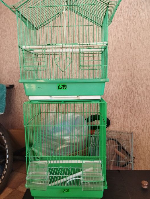 Продам клетки для попугаев