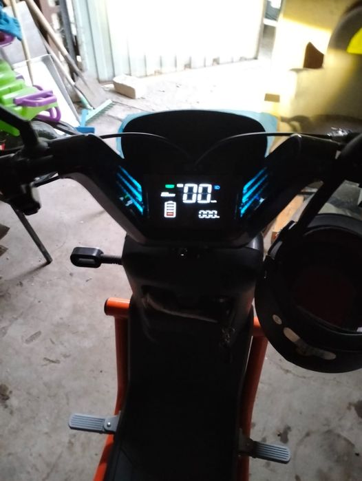 Продам электровелосипед "Танк800W"