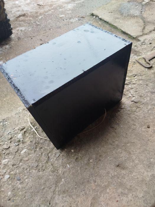 Субуфер за кола.