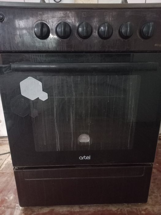 Gaz plita Artel sotiladi