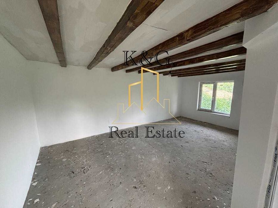 Двуетажна къща в с. Балкански