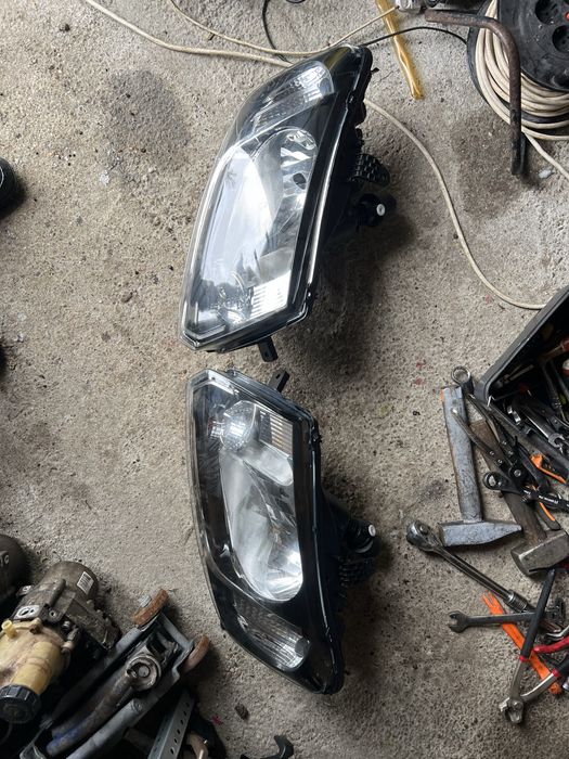 Far Stanga / Dreapta Dacia Logan Sandero Mcv 2013 - 2016