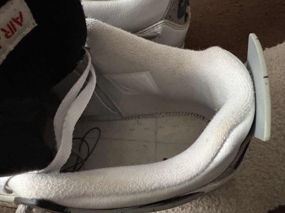 Jordan 4 White Cement