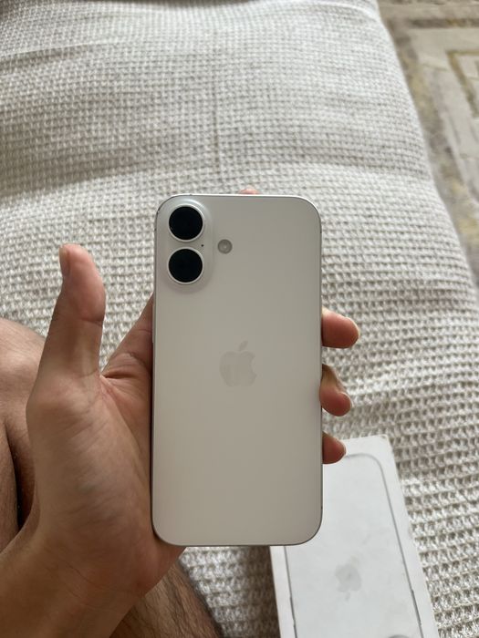 iPhone 16 телефон