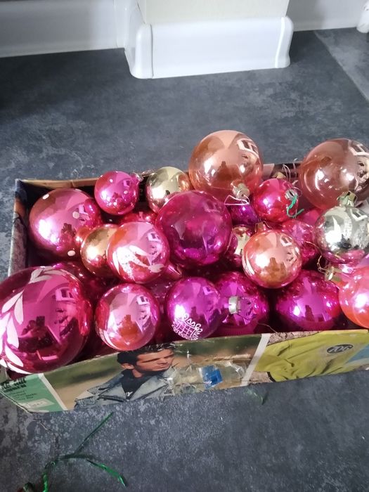 Продам ёлочные игрушки,ёлочку,гирлянда