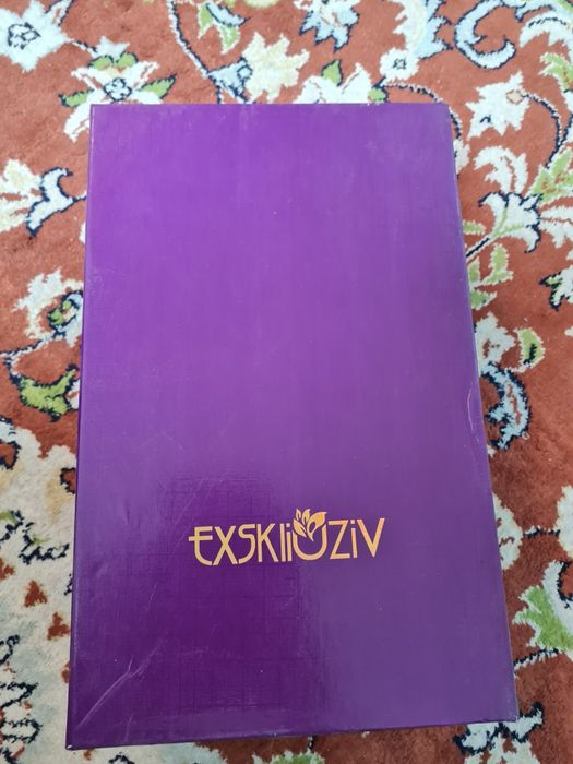 Продам замшевые туфли