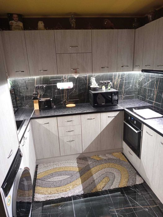 Продавам къща в гр. Костинброд