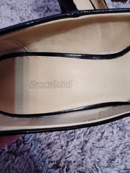 Pantofi eleganți lăcuiți Graceland