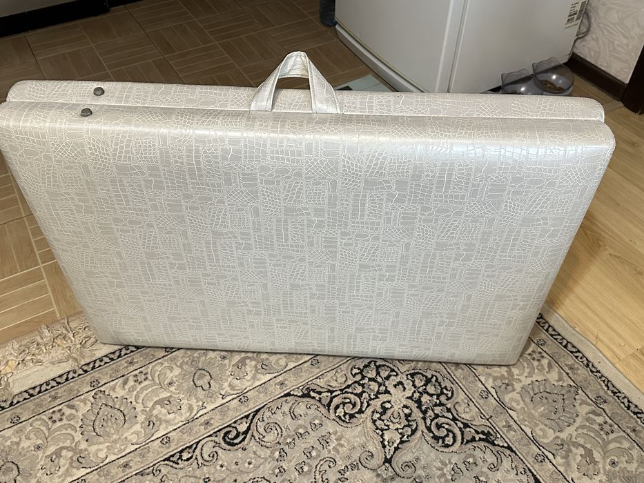 Массажный столик