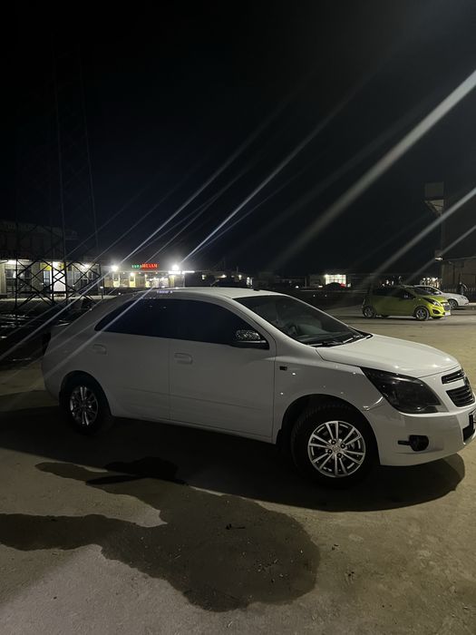 Кобалт 1.5 автомат белый