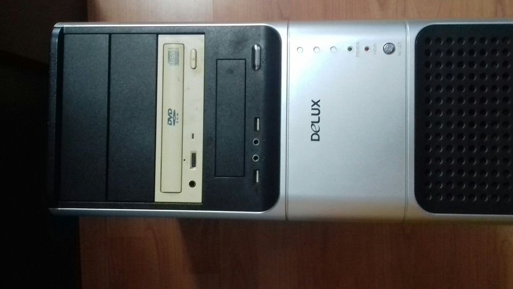 Vând PC pentru piese