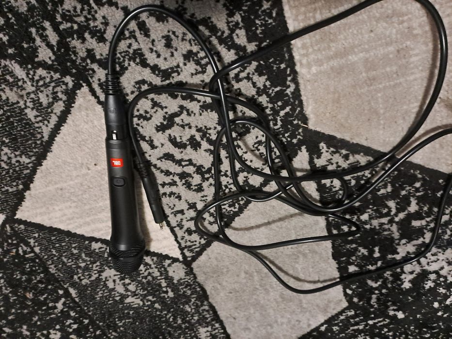 Microfon jbl pbm100, folosit puțin, în stare perfectă