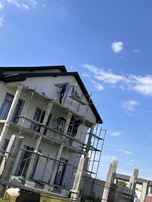 Executam lucrari interioare case si apartamente avem si instalator in