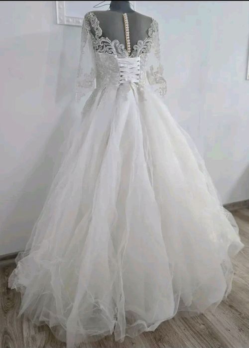 Rochie de mireasa alba spre ivory cu broderie si sclipici marimea M L