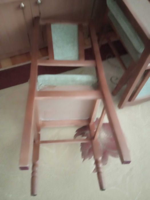 Vând scaune lemn masiv