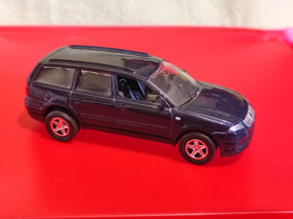 Maşinuţă Volkswagen Passat 2001
