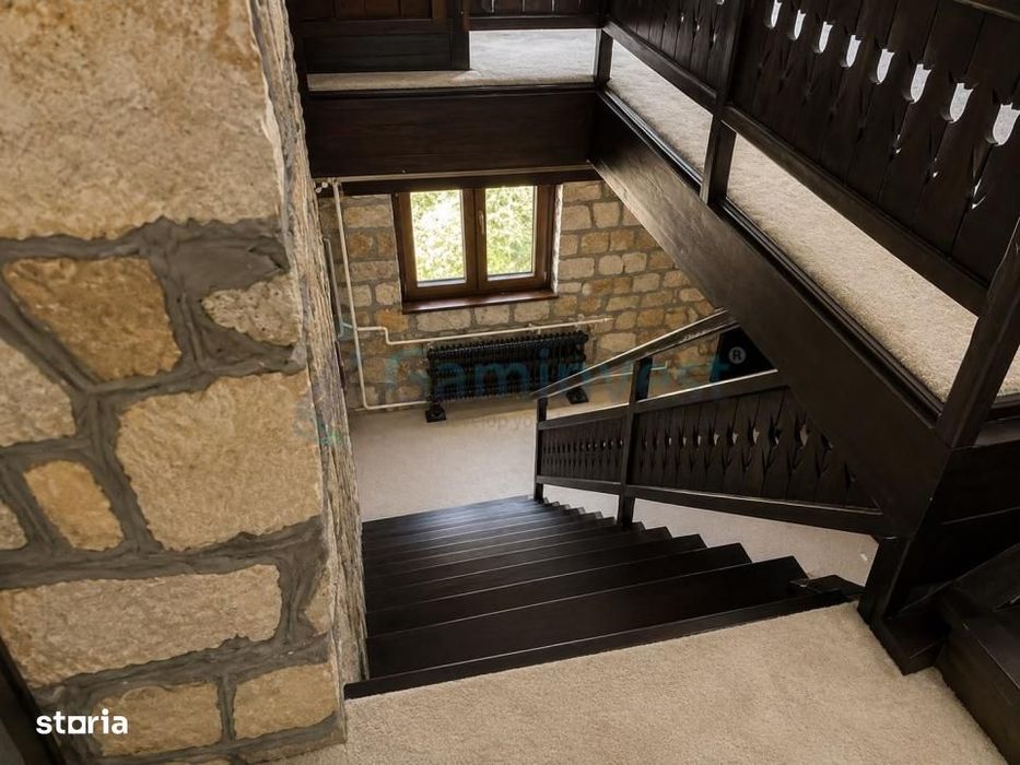 Casa de vanzare in Oradea,3000 mp,priveliste spre oras Gaminvest V4698